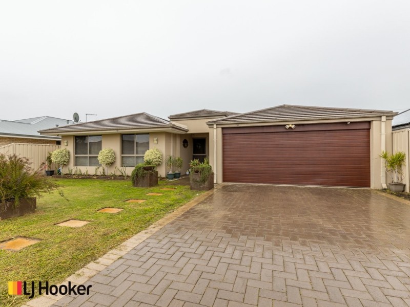 11 Chervil Bend, Wattle Grove WA 6107