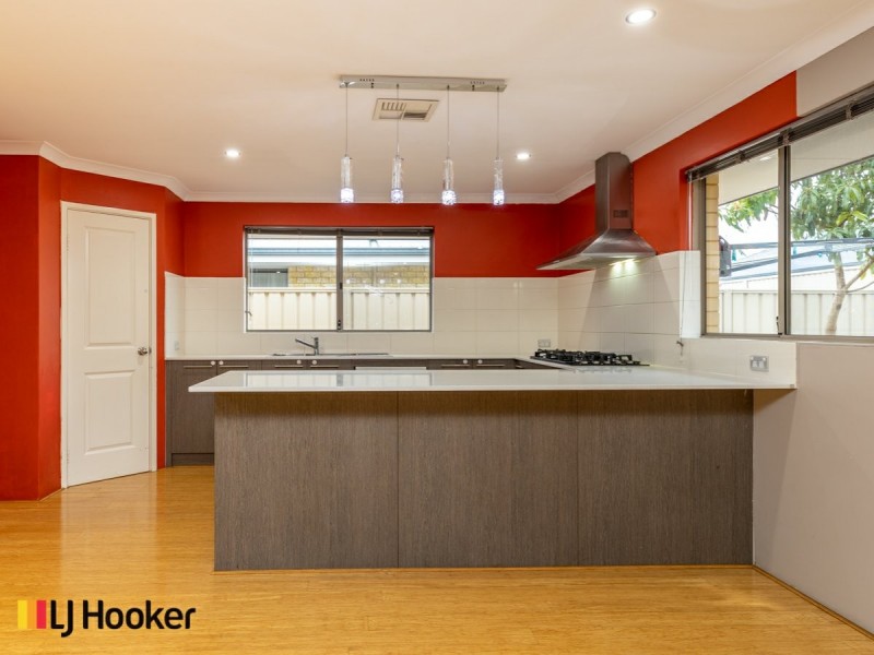 11 Chervil Bend, Wattle Grove WA 6107