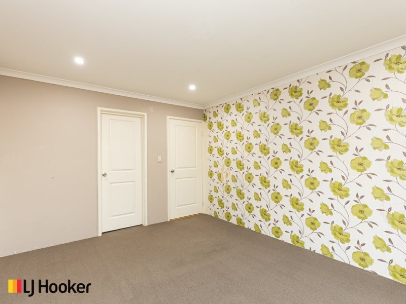 11 Chervil Bend, Wattle Grove WA 6107