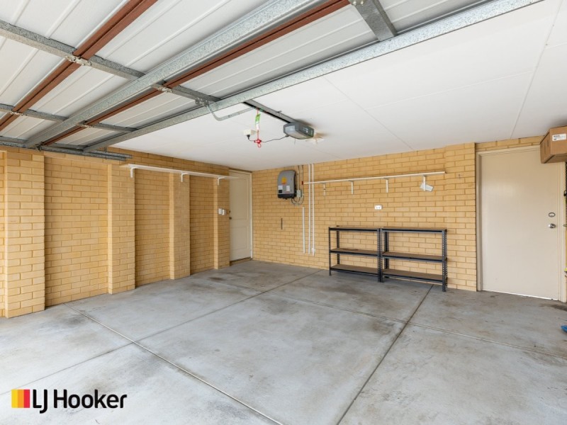 11 Chervil Bend, Wattle Grove WA 6107