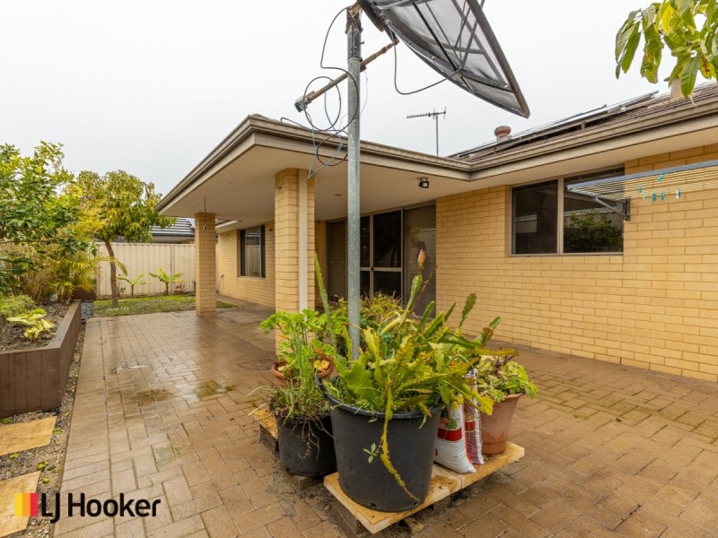 11 Chervil Bend, Wattle Grove WA 6107