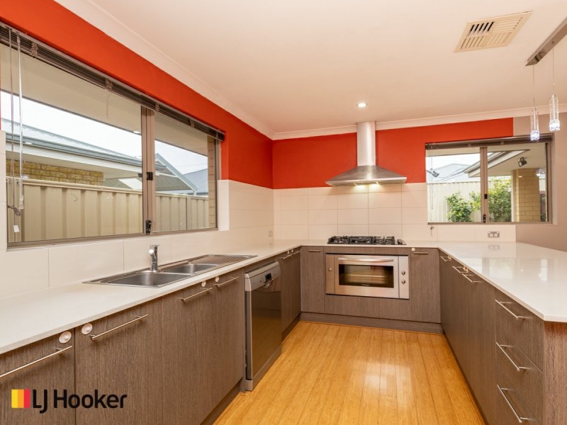 11 Chervil Bend, Wattle Grove WA 6107