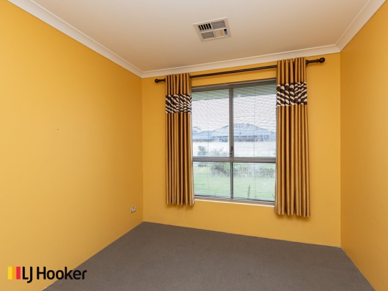 11 Chervil Bend, Wattle Grove WA 6107