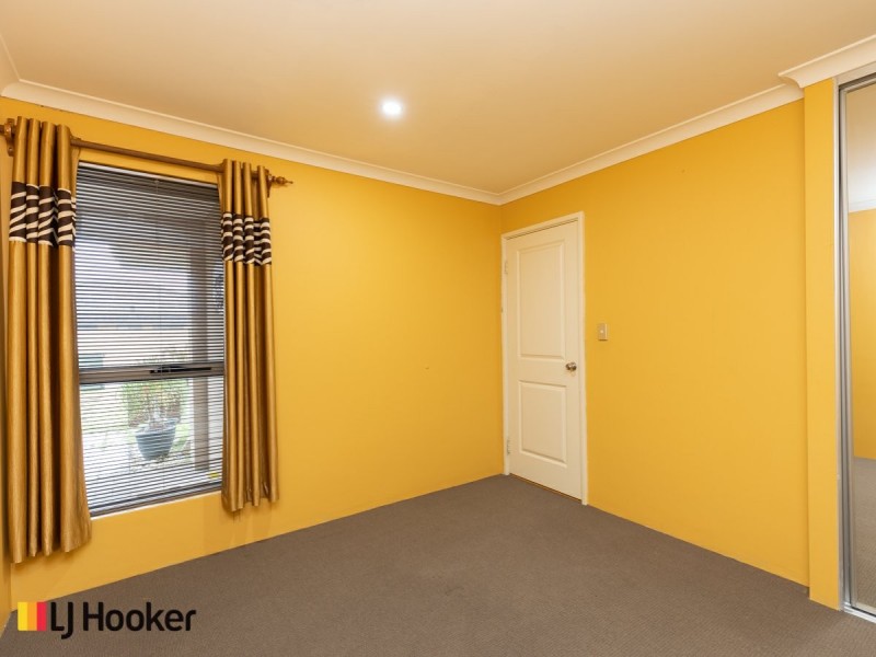 11 Chervil Bend, Wattle Grove WA 6107