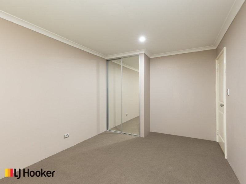 11 Chervil Bend, Wattle Grove WA 6107