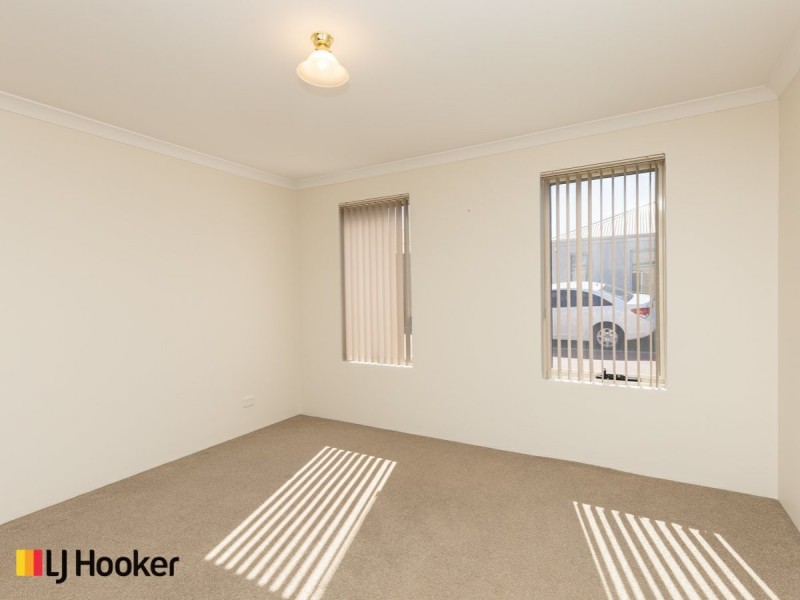 2/14 Scarpview Place, East Cannington WA 6107
