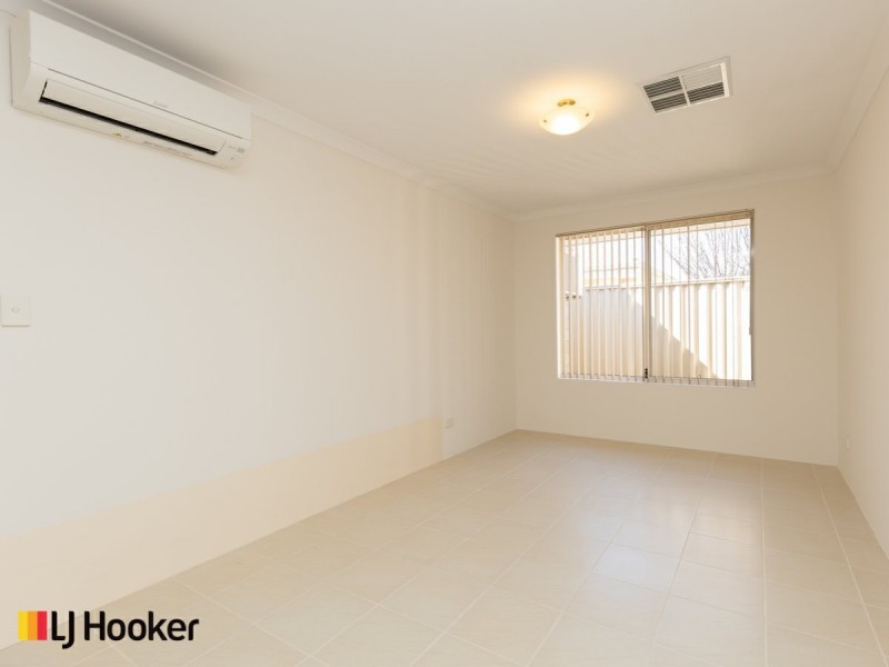 2/14 Scarpview Place, East Cannington WA 6107