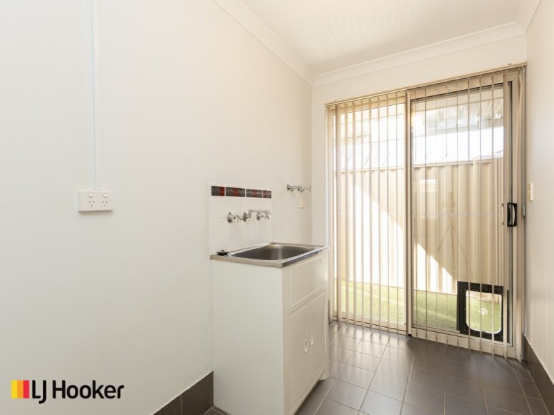 2/14 Scarpview Place, East Cannington WA 6107