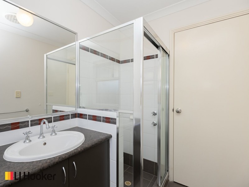 2/14 Scarpview Place, East Cannington WA 6107