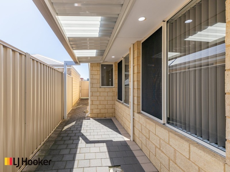 2/14 Scarpview Place, East Cannington WA 6107