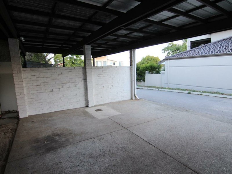 1/8 Cale Street, Como WA 6152