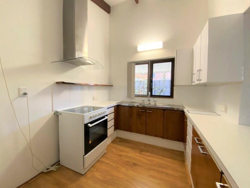 1/8 Cale Street, Como WA 6152