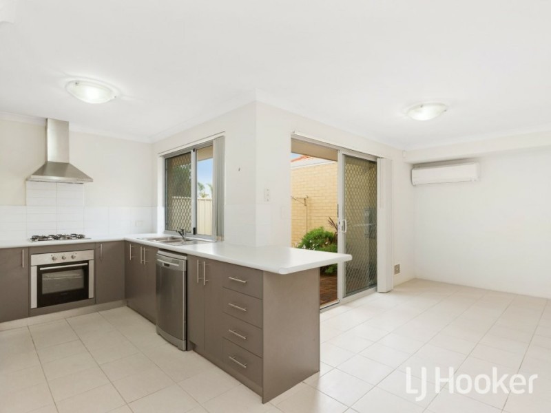 10/42 Merrifield Avenue, Kelmscott WA 6111