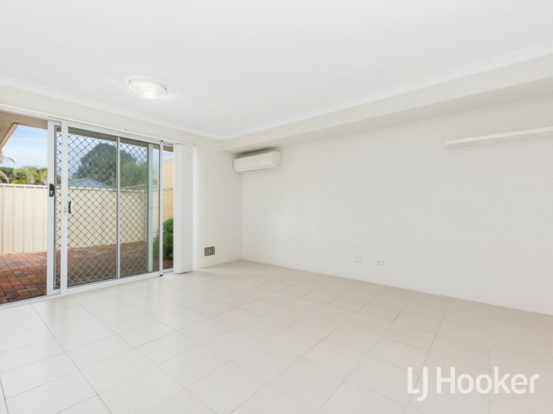 10/42 Merrifield Avenue, Kelmscott WA 6111