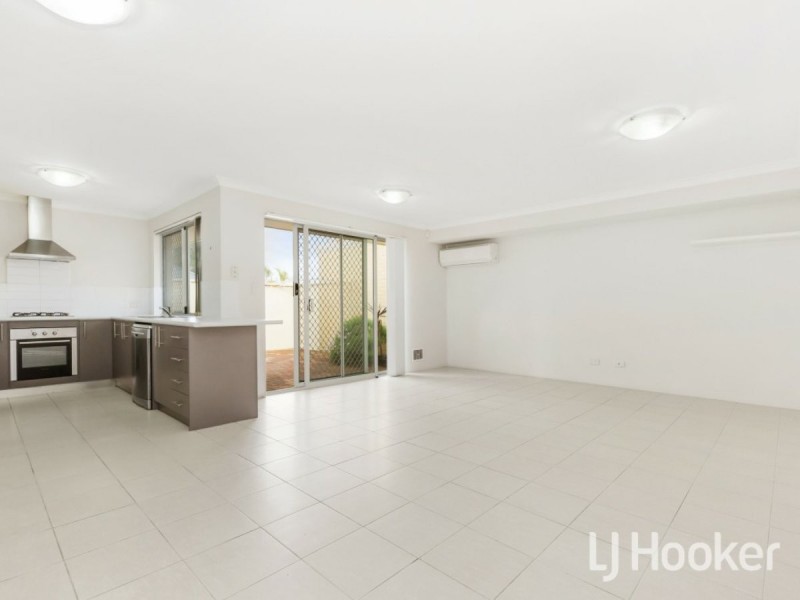 10/42 Merrifield Avenue, Kelmscott WA 6111