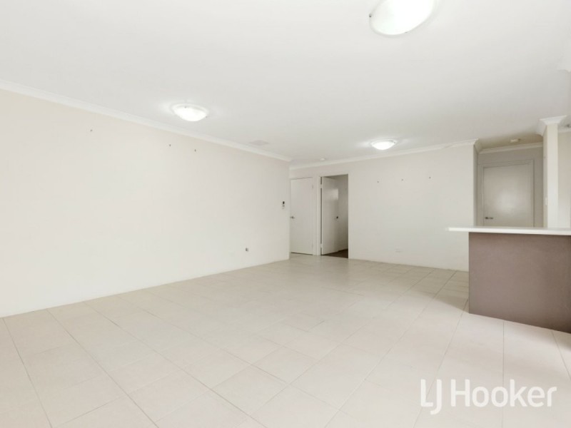 10/42 Merrifield Avenue, Kelmscott WA 6111