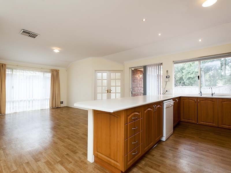 24 Burford Place, Canning Vale WA 6155