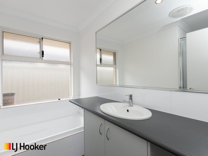 22 Litchfield Circle, Wandi WA 6167