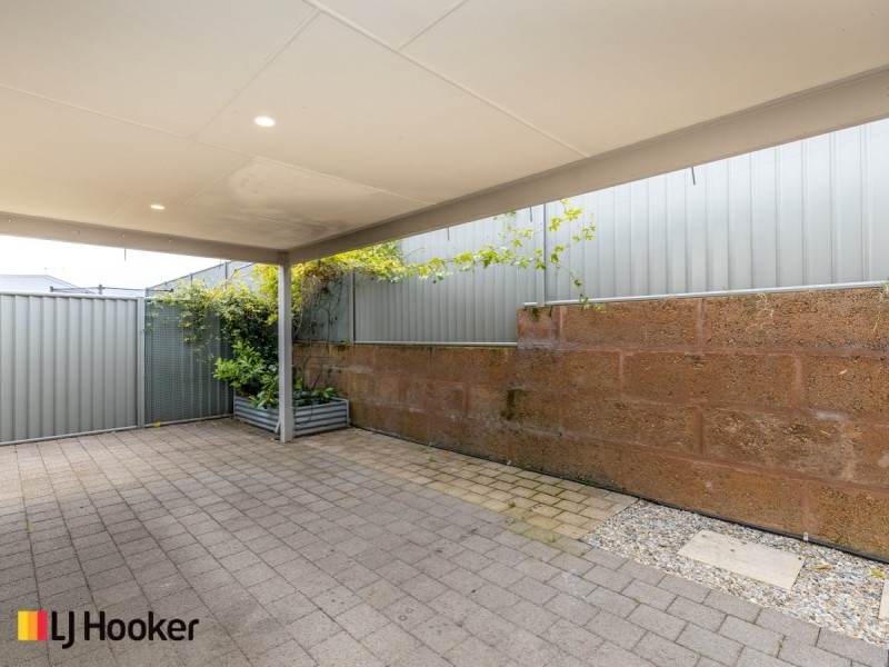 22 Litchfield Circle, Wandi WA 6167