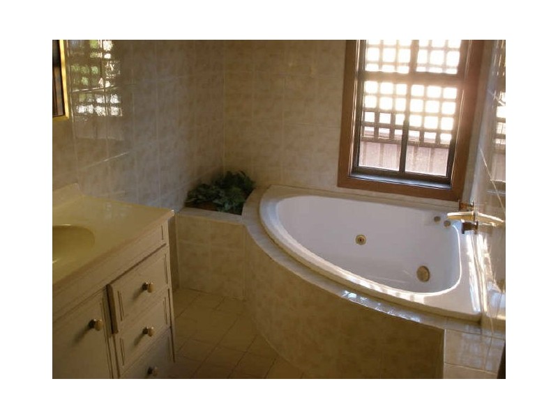 27 Brushwood Drive, Alfords Point NSW 2234