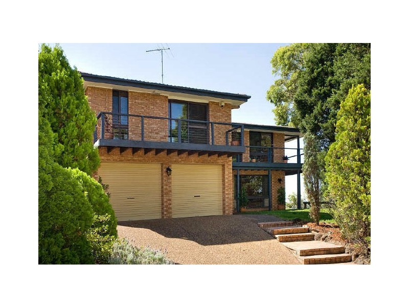 1 Northbrook Place, Illawong NSW 2234