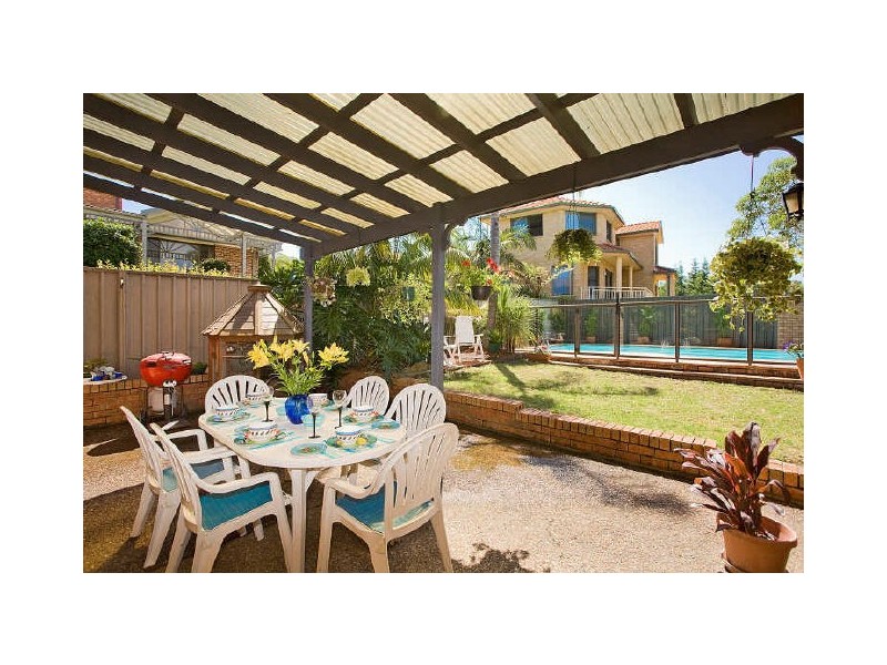 1 Northbrook Place, Illawong NSW 2234