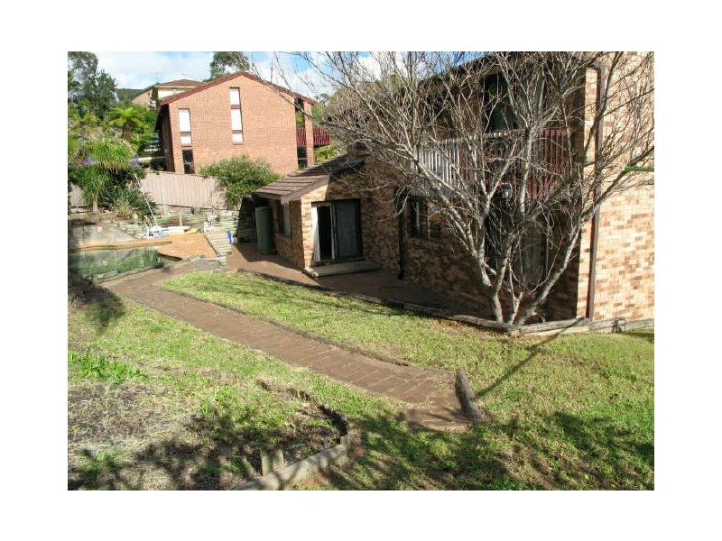 2 Moonpoint Road, Illawong NSW 2234