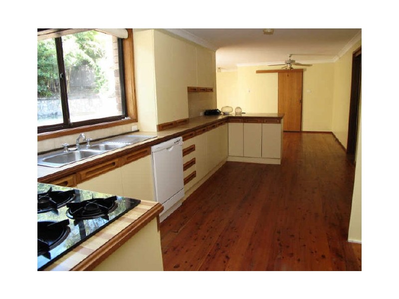 2 Moonpoint Road, Illawong NSW 2234