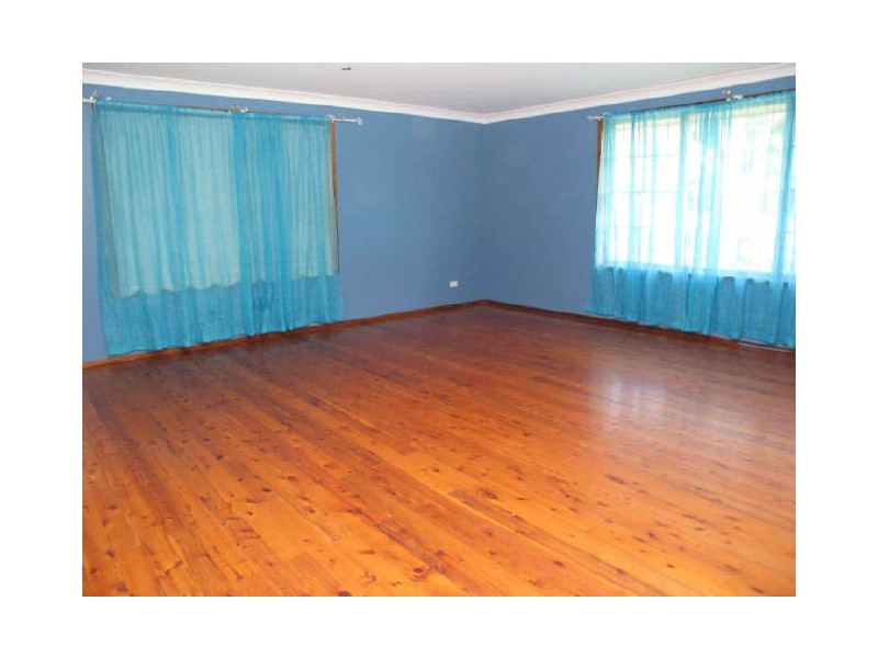 2 Moonpoint Road, Illawong NSW 2234