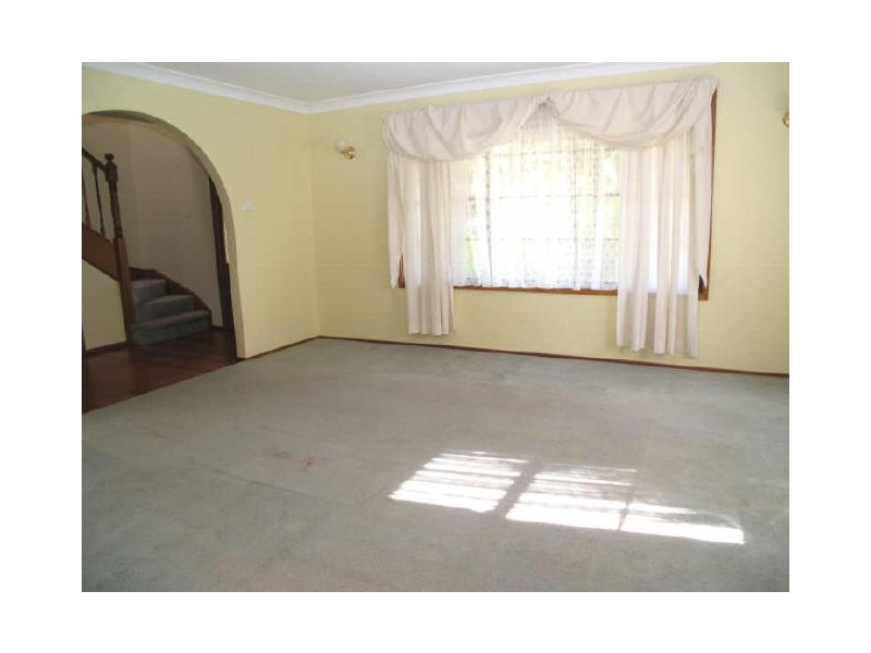 2 Moonpoint Road, Illawong NSW 2234