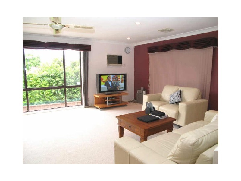 67 Austin Street, Illawong NSW 2234