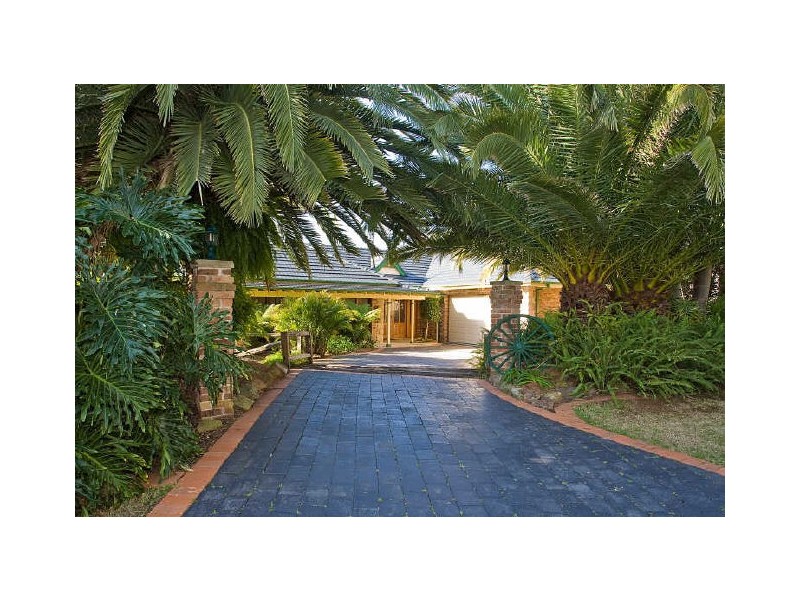 13 Hibiscus Close, Alfords Point NSW 2234