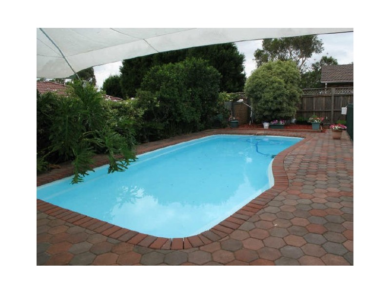 5 Kilby Place, Illawong NSW 2234