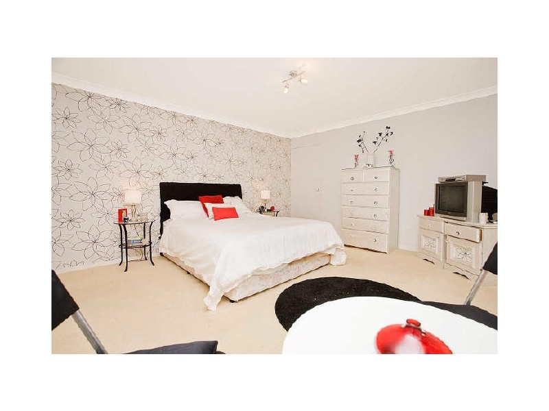 1 Beaumaris Drive, Menai NSW 2234