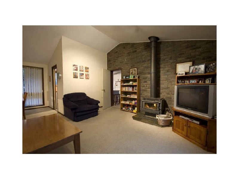 8 Ontario Close, Illawong NSW 2234