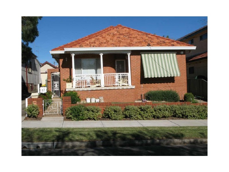 17 Meadowland Road, Peakhurst NSW 2210