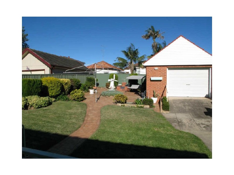 17 Meadowland Road, Peakhurst NSW 2210