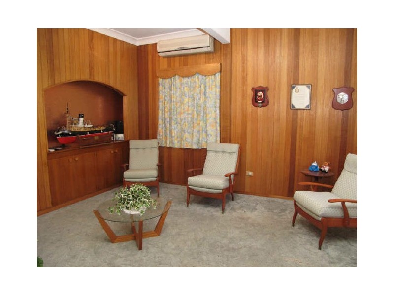 17 Meadowland Road, Peakhurst NSW 2210