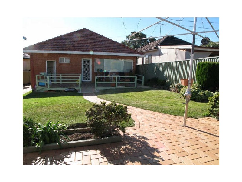 17 Meadowland Road, Peakhurst NSW 2210