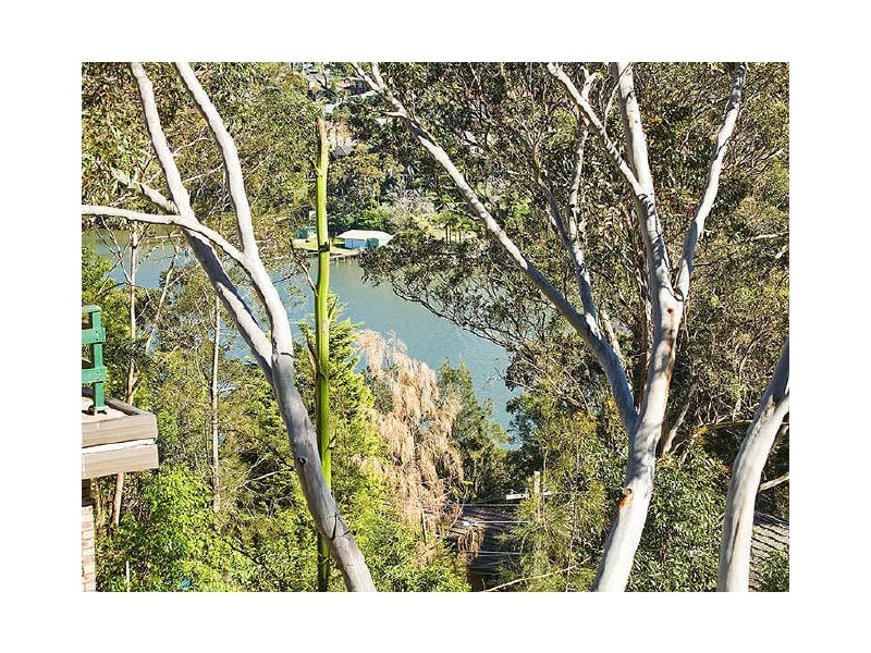 11 Cypress Drive, Lugarno NSW 2210
