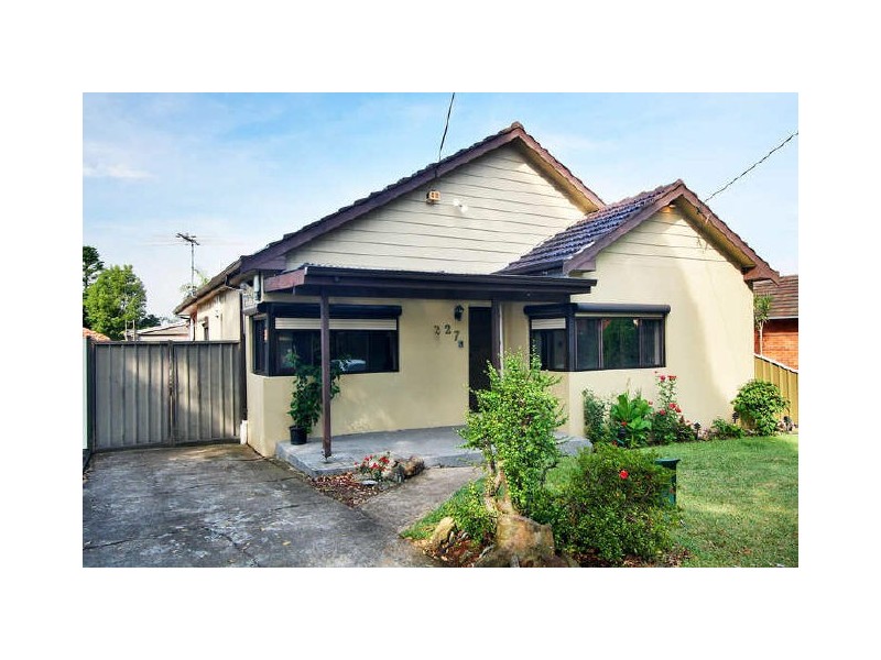 27 Cairns Street, Riverwood NSW 2210