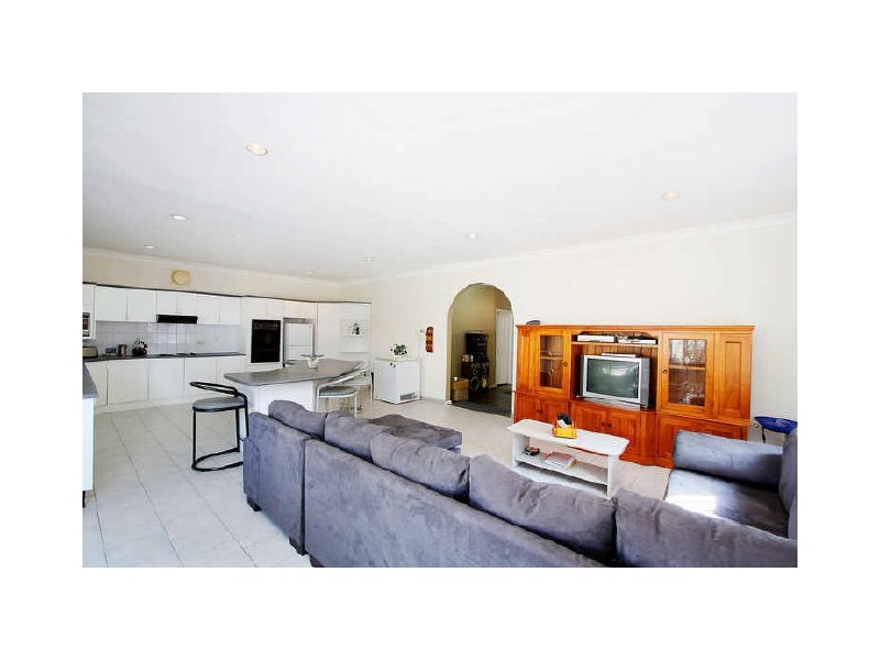 27 Cairns Street, Riverwood NSW 2210