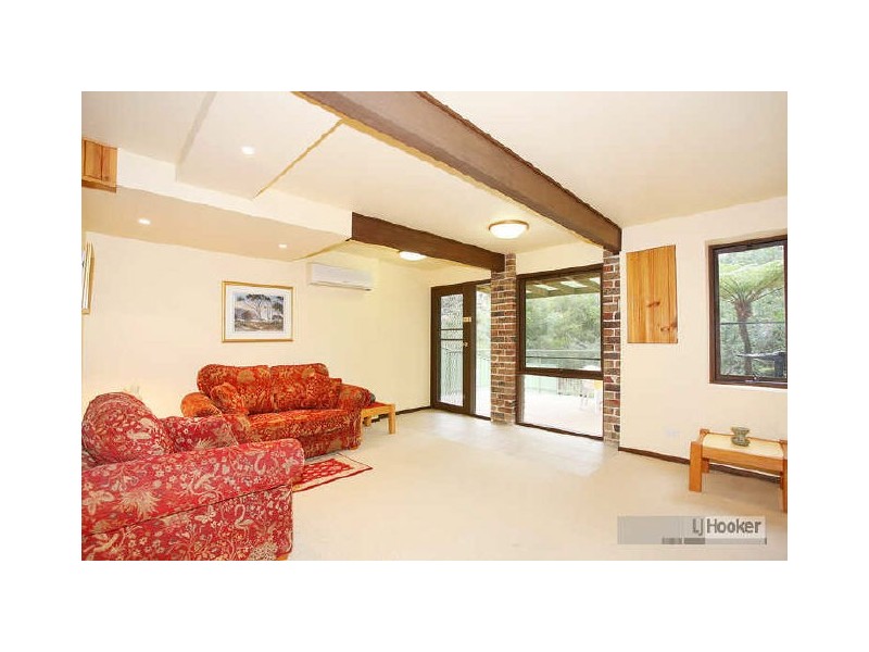 15 Wales Close, Illawong NSW 2234