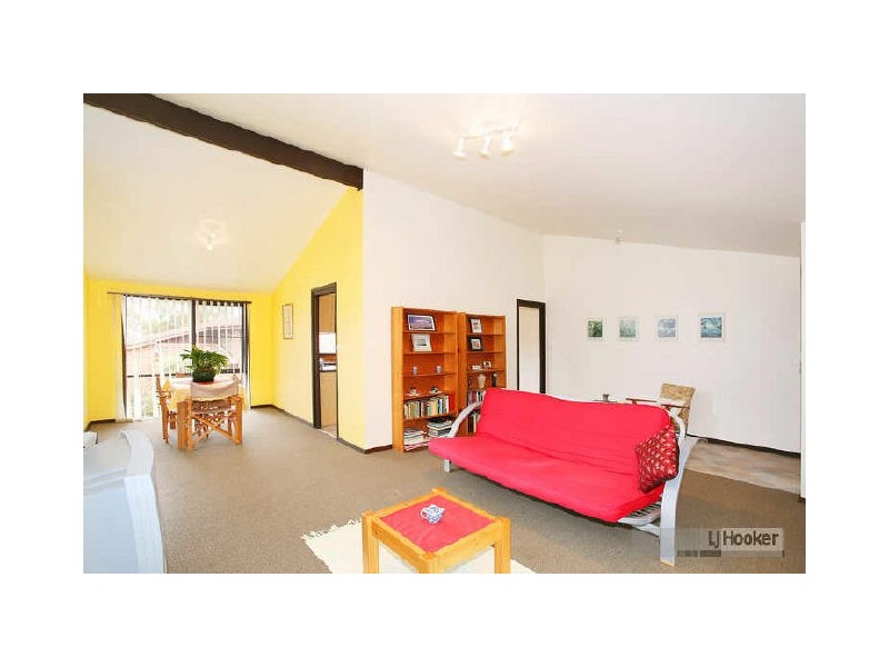 15 Wales Close, Illawong NSW 2234