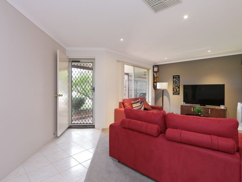 6 Moran Street, Greenfields WA 6210
