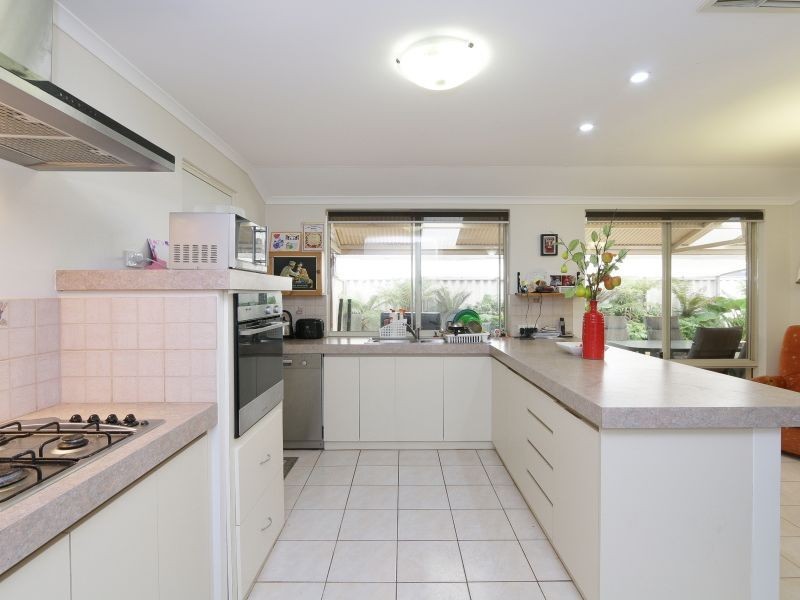 6 Moran Street, Greenfields WA 6210