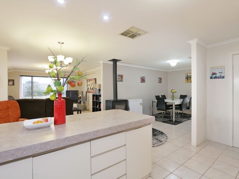 6 Moran Street, Greenfields WA 6210