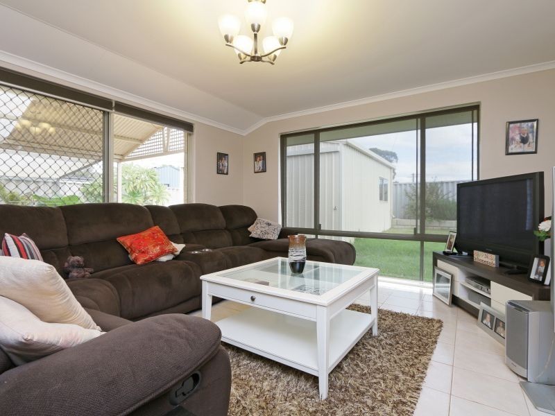 6 Moran Street, Greenfields WA 6210