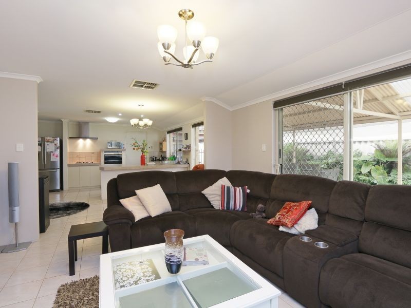 6 Moran Street, Greenfields WA 6210