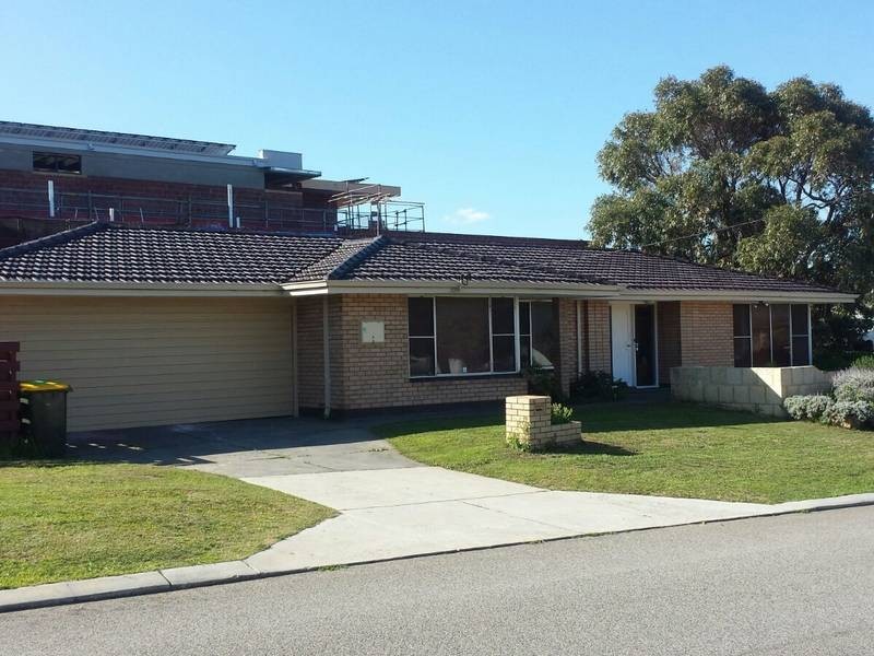 8 Spence Street, Trigg WA 6029